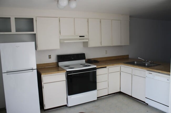 Photo - 1820 Larch Street B4