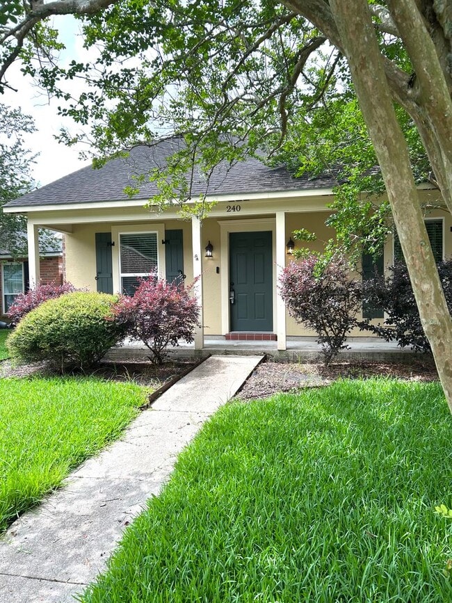 Building Photo - Summer Grove at Meadow Bend