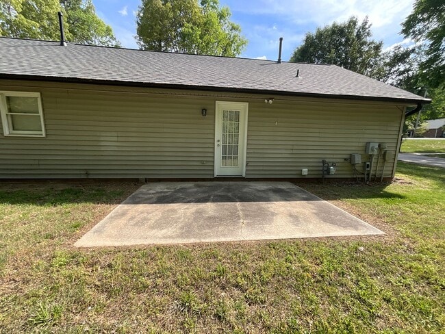 Photo - 2553 Old Mill Rd