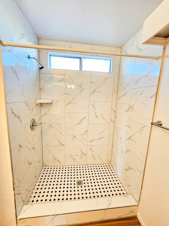 Photo - Updated Peoria Home with Modern Finishes