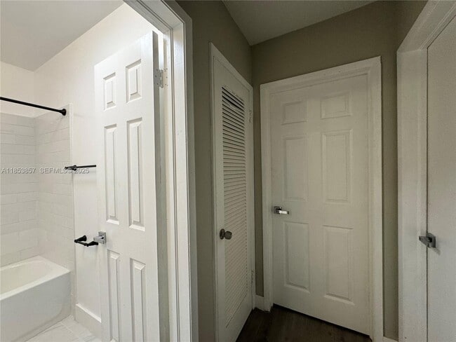 Photo - 4317 NE 21st Ave Unit 7