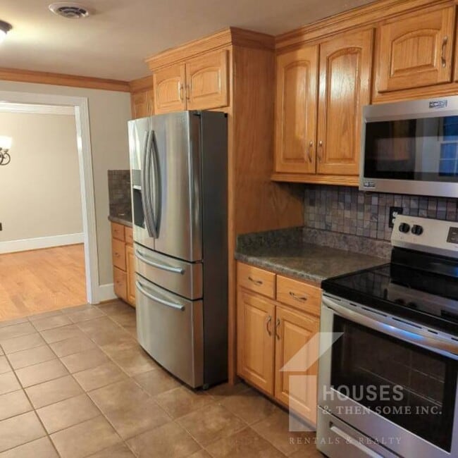 Photo - 443 Chastain Rd