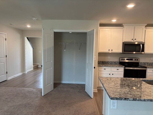 Photo - Beautiful 4 Bedroom 2.5 Bath House with Fenced Yard Available! Pet Friendly!