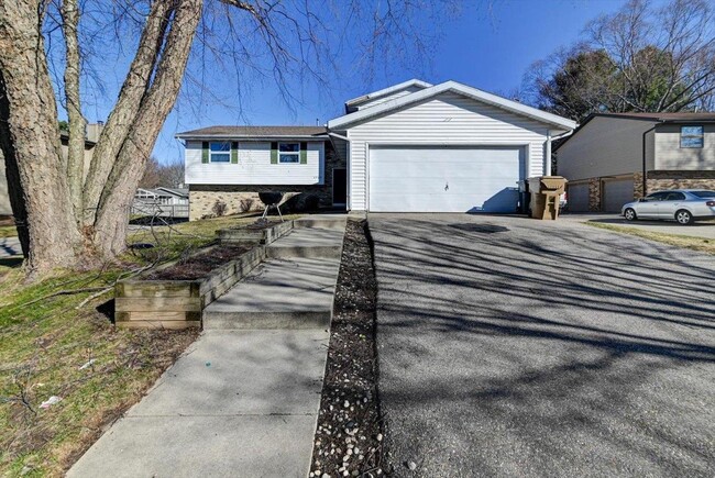 Building Photo - 6930 Chester Dr Unit 6930 Chester Dr. Rental