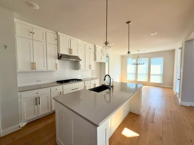 Photo - 501 Upper Falls Ln