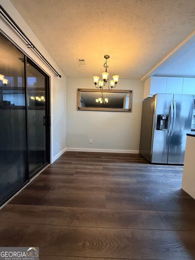 Photo - 162 Twiggs Cor