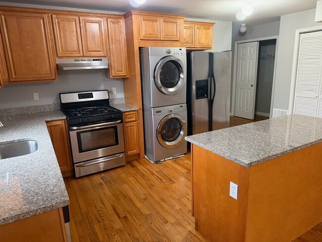 Photo - 104 Luttgen Pl Unit 4