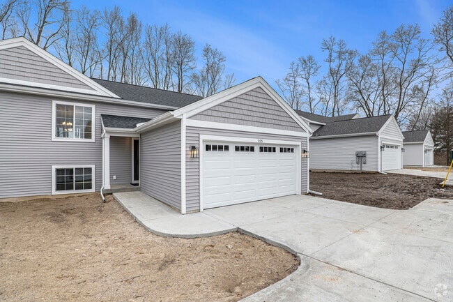 Building Photo - 685 7 Mile Rd NW Rental