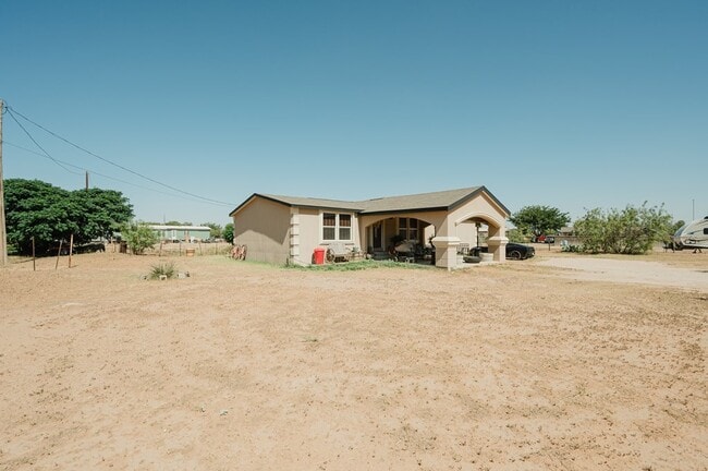 Photo - 1715 N Clendenen Ave