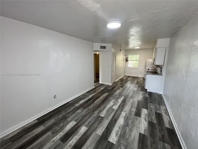 Photo - 3221 NW 48th St Apartment Unit 1