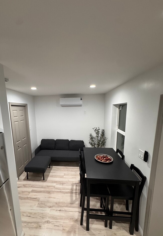 Photo - 13014 Halcourt Ave