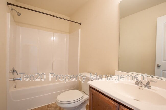 Photo - 365 Partisan Dr