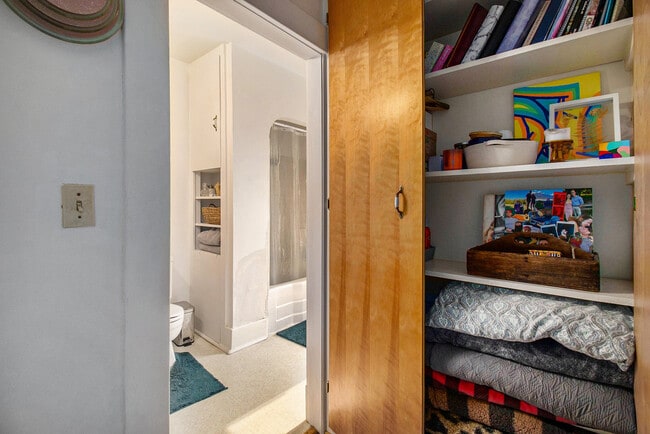 Photo - 407 N Ashley St Unit 3