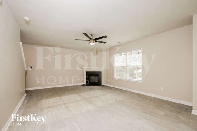 Photo - 2043 Longshadow St