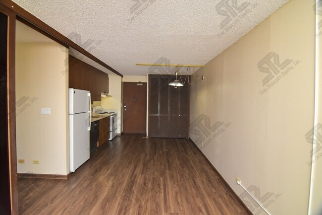 Photo - Life on the 19th Floor