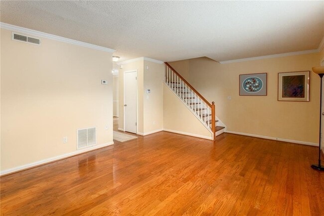 Photo - 6900 Roswell Rd NE