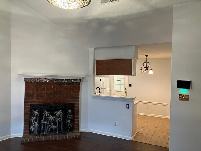 Photo - 7054 Foxhall Dr