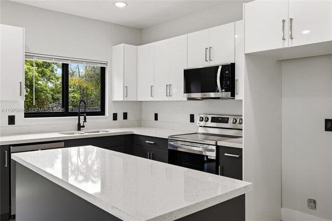 Photo - 120 NW 5th Ave