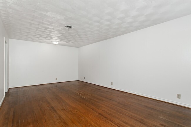 Photo - 11050 Wyatt St