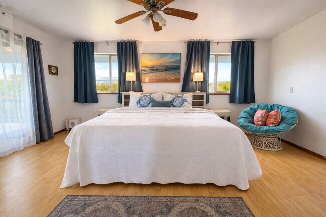 Furnished 3Bed/2Bath Turnkey with Scenic Views and Included Amenities.