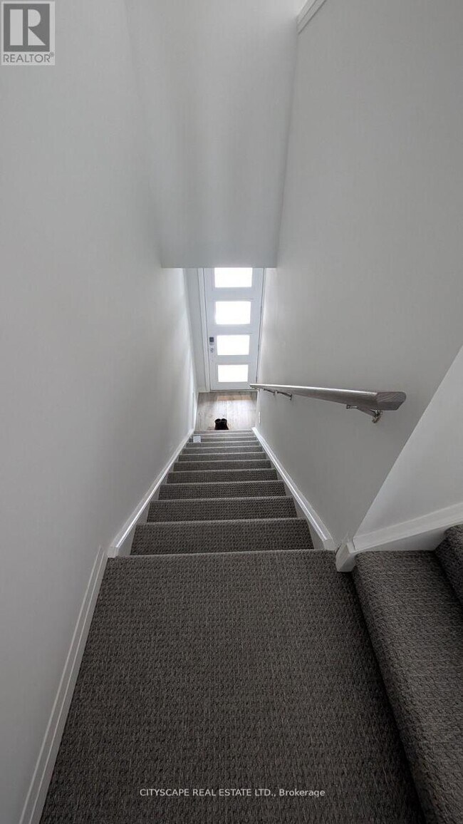 Photo - 155 Equestrian Way