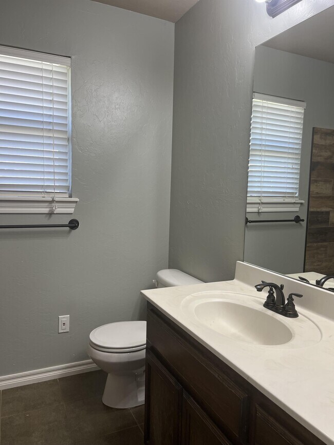 Photo - 901 Greenfield Ave