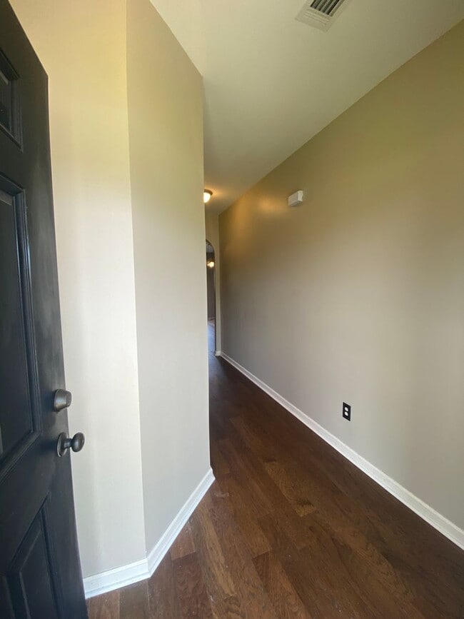 Photo - 210 Edgarton Way