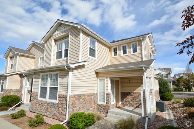 Building Photo - Beautiful townhome near Ft. Carson availab...