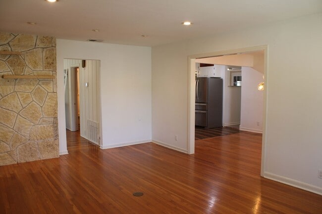 Photo - 2-BEDROOM IN TERRELL HILLS