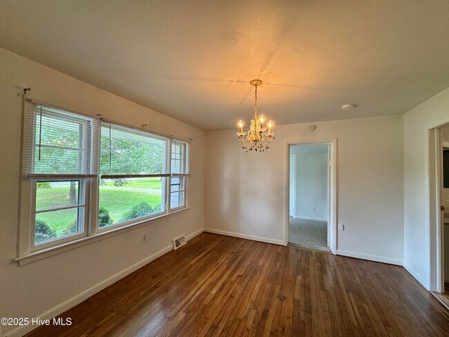 Photo - 218 Edgewood Dr House