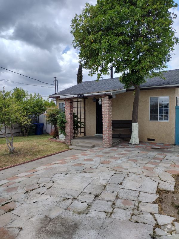 Building Photo - 13033 Kamloops St Rental