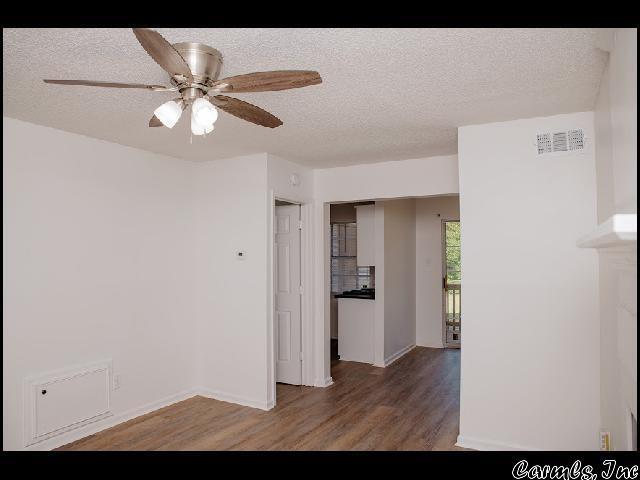 Photo - 721 S Valentine St