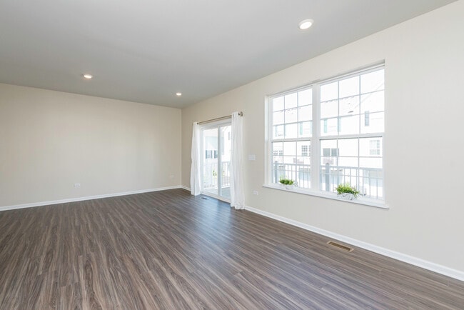 Photo - 804 Neubauer Circle