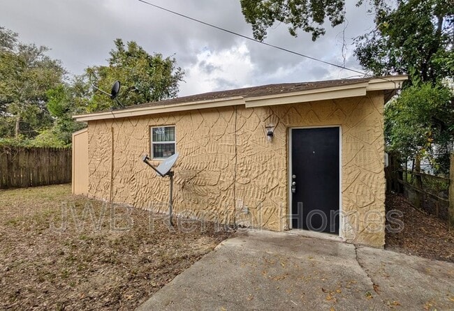 Building Photo - 1943 Hardee St Unit 2