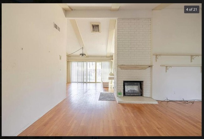 1108 Valiant St