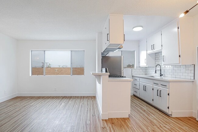 Photo - 230 N Grand Ave Unit 16