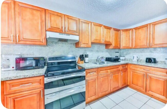 Photo - 2591 Riverland Dr Unit 1-2