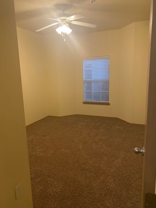 1000 Diamond Dr Unit 3201