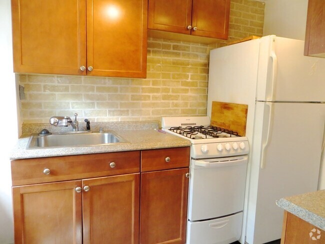 Building Photo - 16 Melrose St Rental