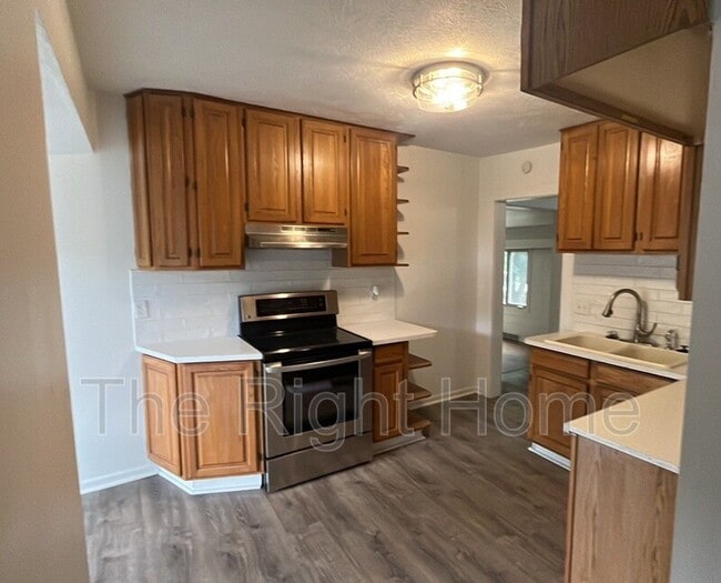 Photo - 8334 Izard St