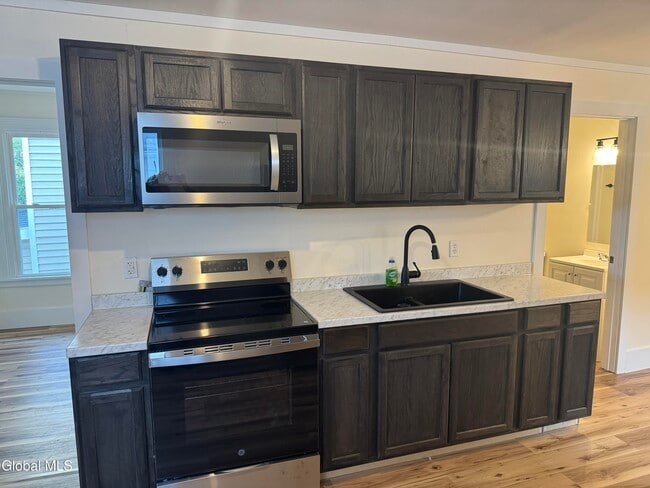 Photo - 12 1/2 E Clinton St