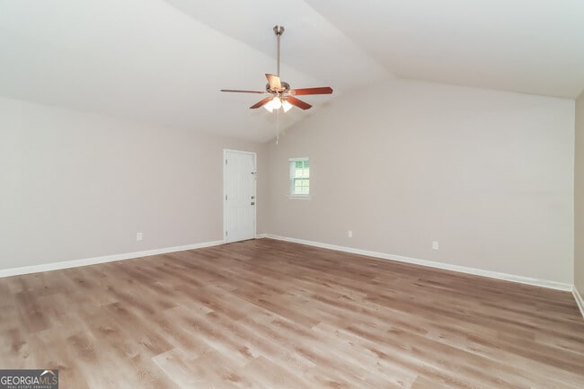 Photo - 1283 Parkwood Chase NW