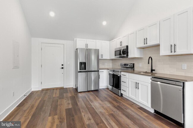 Photo - 7037 Ridge Ave Unit 303