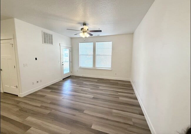 Photo - 487 N 360 W