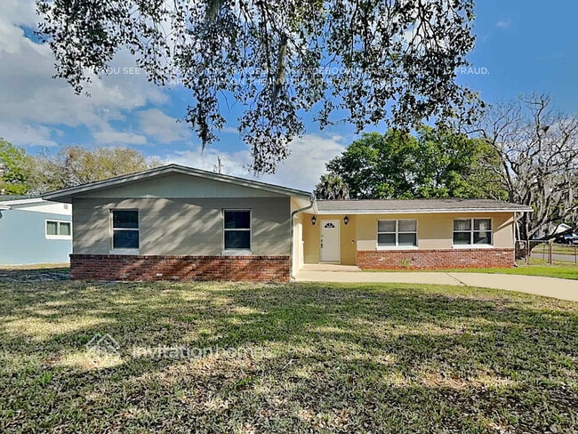 Building Photo - 2240 Kansas St