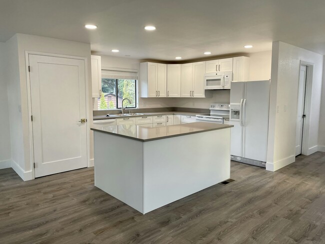 Photo - 9717 224th St SW Apartamento Unidad A