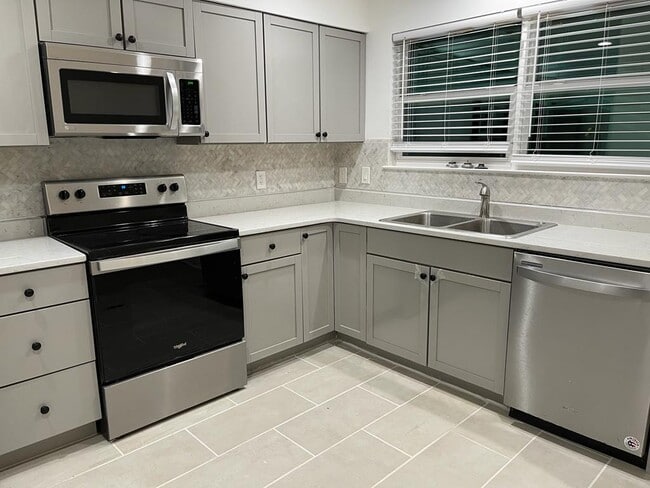 Building Photo - 507 E 24th St Rental