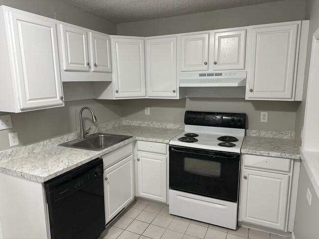 Photo - 104 Juniper Ln