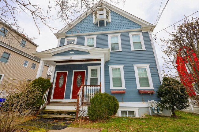 Building Photo - 127 Nonantum St Unit 2
