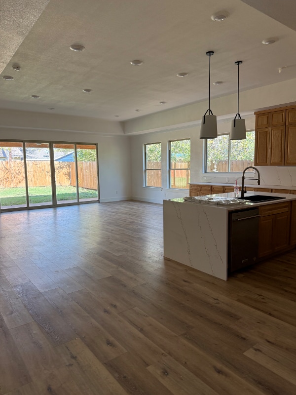 Photo - 5728 Donnelly Ave